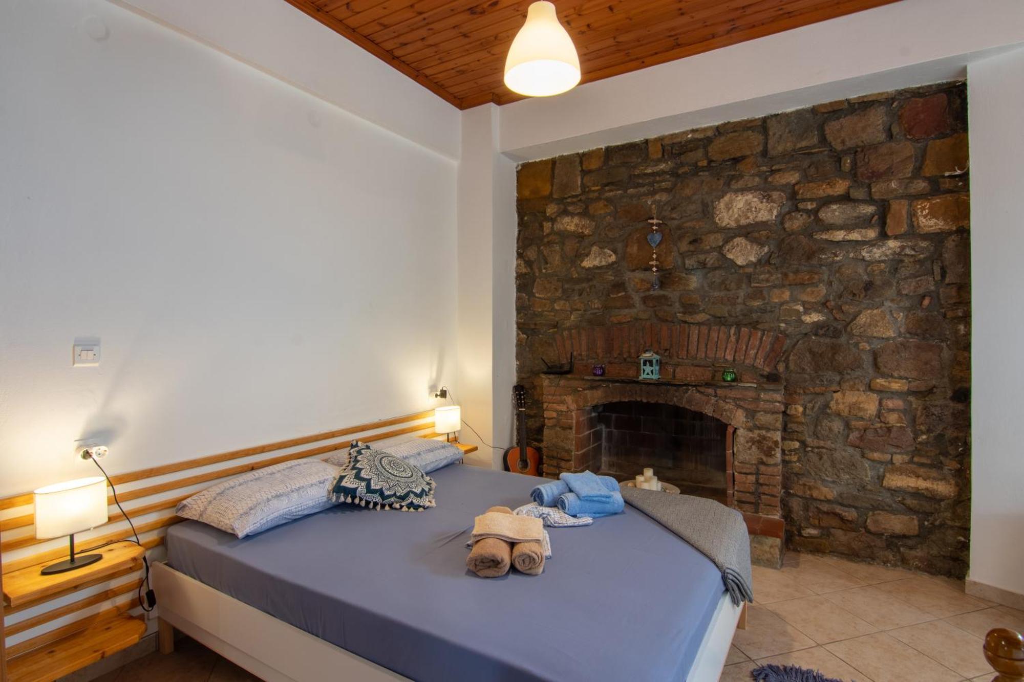 Traditional Stone House Apartment Moudhros Bagian luar foto